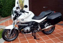 R1200R Left side.webp